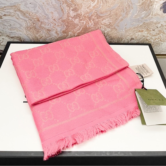 New! Gucci GG Monogram Lame Modal Gold Shimmer Wool Scarf - Picture 1 of 10